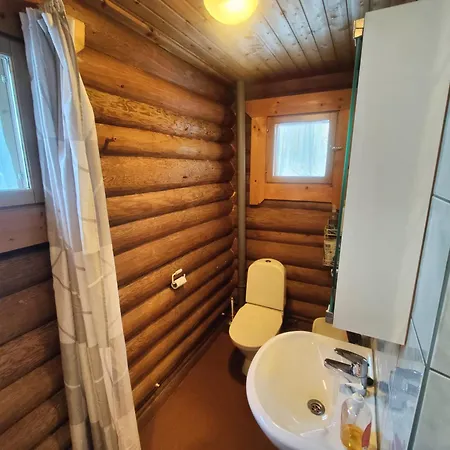 Kalliorinteen Moekit Lehtipirtti 木屋 Töysä